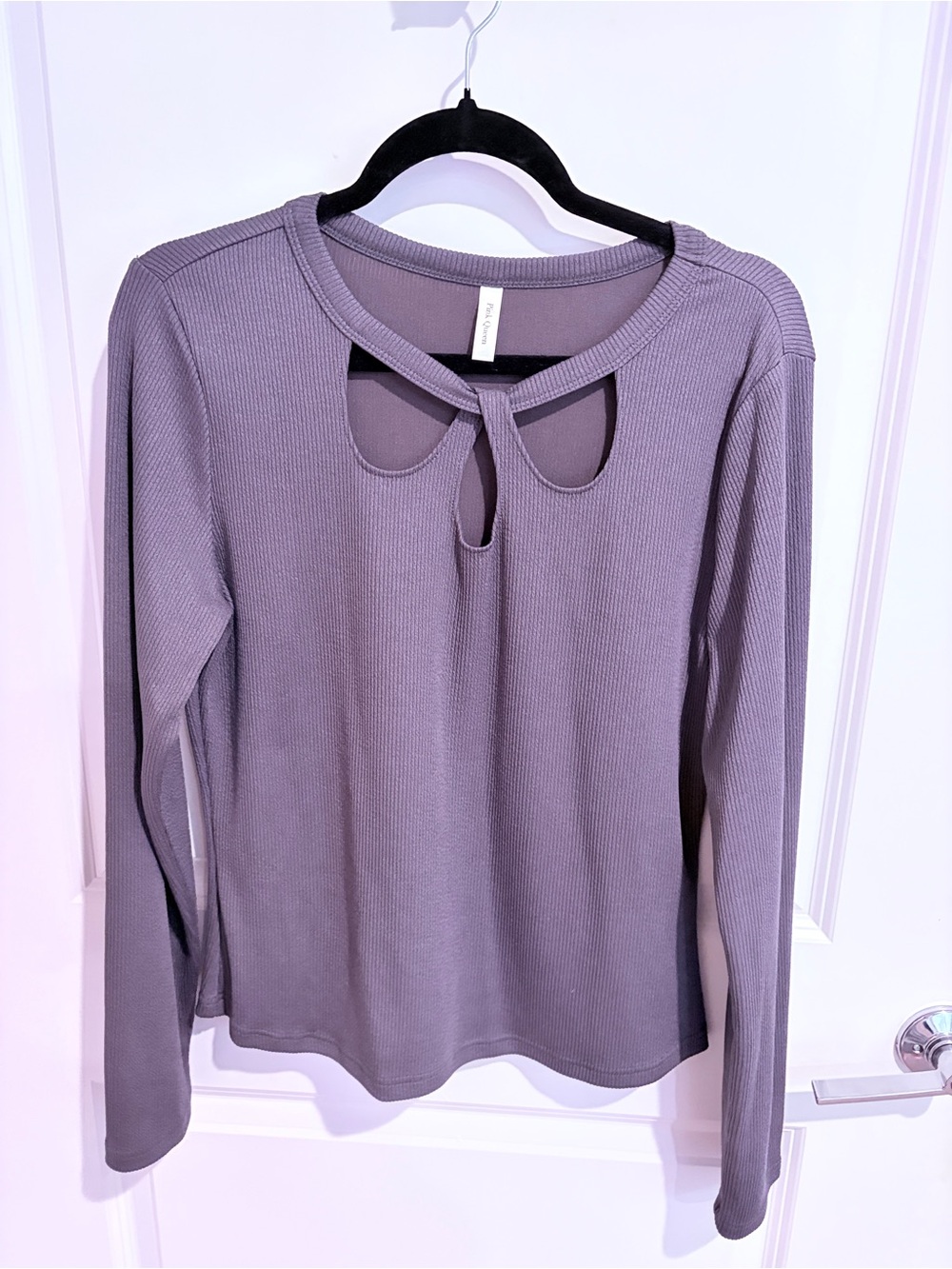 Long-Sleeve Keyhole Knit Top in Lavender Gray